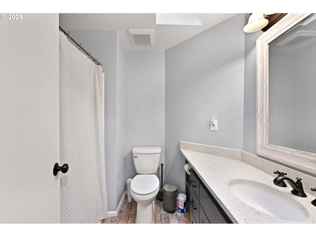 4575 CAMBON St, Eugene, OR 97402