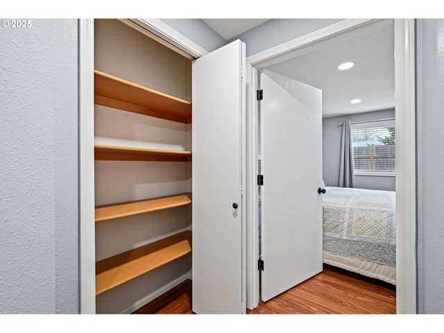 4575 CAMBON St, Eugene, OR 97402