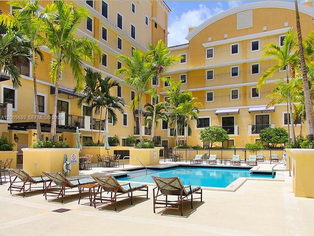 8390 SW 72nd Ave 115, Miami, FL 33143