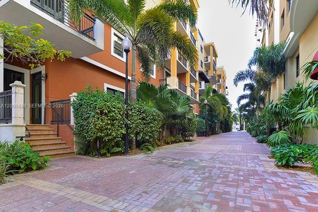 8390 SW 72nd Ave 115, Miami, FL 33143