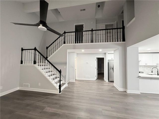 255 Dunwoody Creek Circle, Atlanta, GA 30350