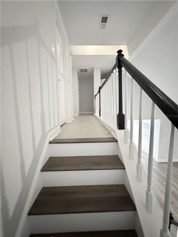 255 Dunwoody Creek Circle, Atlanta, GA 30350