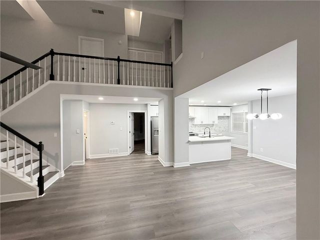 255 Dunwoody Creek Circle, Atlanta, GA 30350