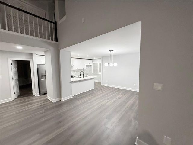 255 Dunwoody Creek Circle, Atlanta, GA 30350