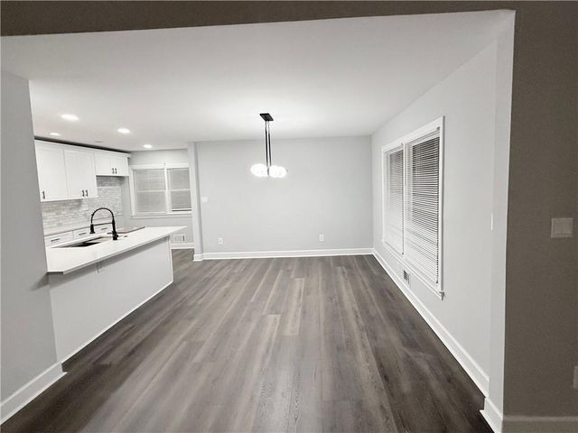 255 Dunwoody Creek Circle, Atlanta, GA 30350