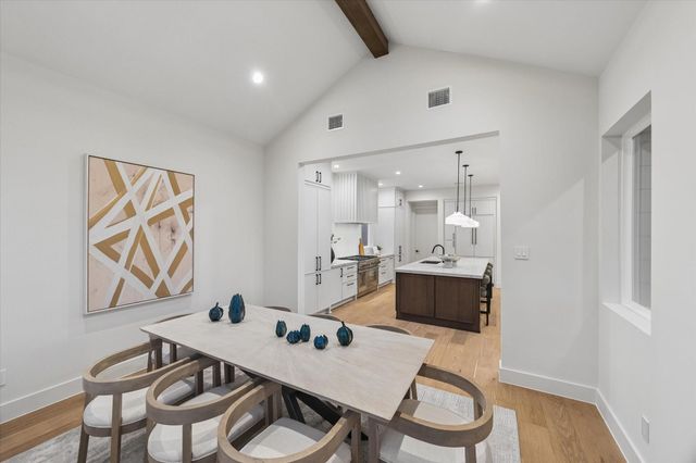 107 E 24th Street, Houston, TX 77008