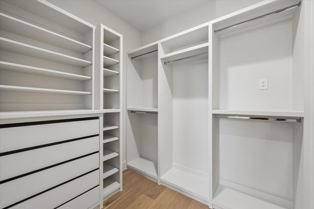 107 E 24th Street, Houston, TX 77008