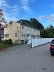 514 Metropolitan Ave 1, Boston, MA 02136