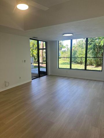 5270 SE Seascape Way 102, Stuart, FL 34997