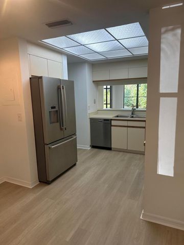 5270 SE Seascape Way 102, Stuart, FL 34997