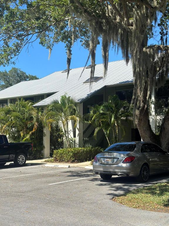 5270 SE Seascape Way 102, Stuart, FL 34997