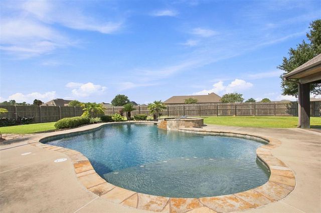 1525 Hickory Ridge Drive, Lake Charles, LA 70611