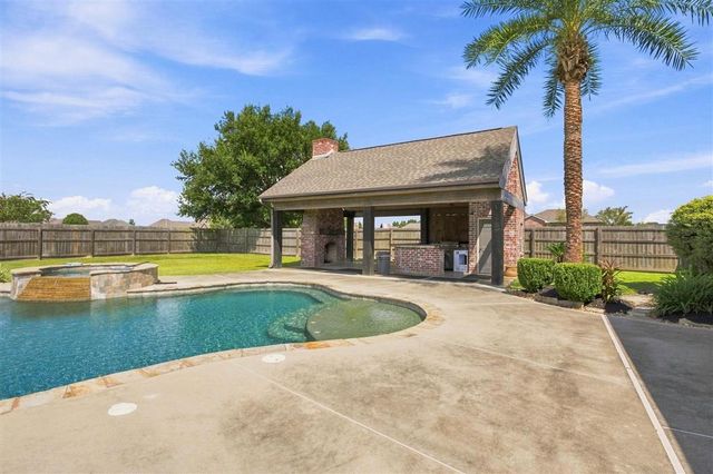 1525 Hickory Ridge Drive, Lake Charles, LA 70611