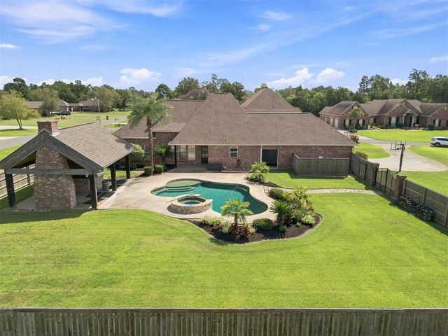 1525 Hickory Ridge Drive, Lake Charles, LA 70611