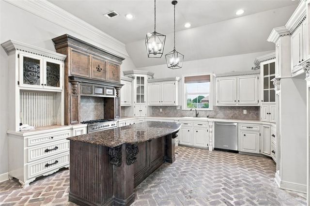 1525 Hickory Ridge Drive, Lake Charles, LA 70611