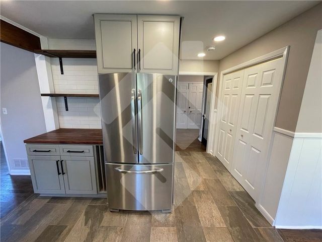 9935 La View Circle, Roswell, GA 30075