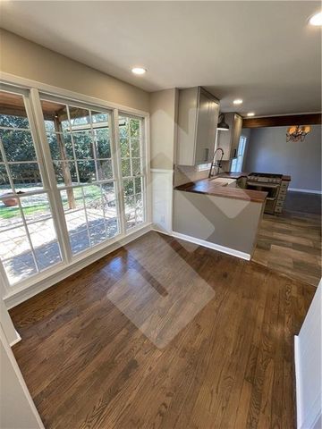 9935 La View Circle, Roswell, GA 30075