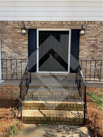 9935 La View Circle, Roswell, GA 30075