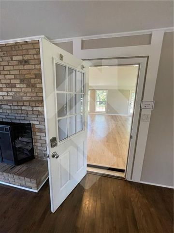 9935 La View Circle, Roswell, GA 30075