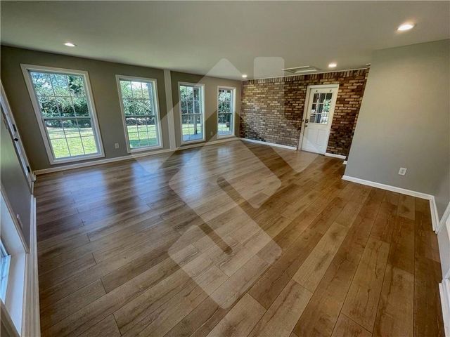 9935 La View Circle, Roswell, GA 30075