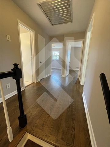 9935 La View Circle, Roswell, GA 30075