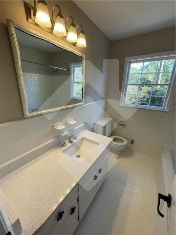 9935 La View Circle, Roswell, GA 30075