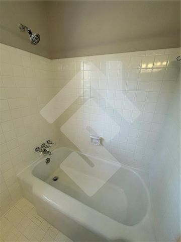 9935 La View Circle, Roswell, GA 30075