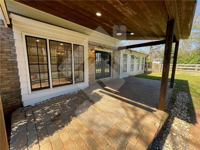 9935 La View Circle, Roswell, GA 30075