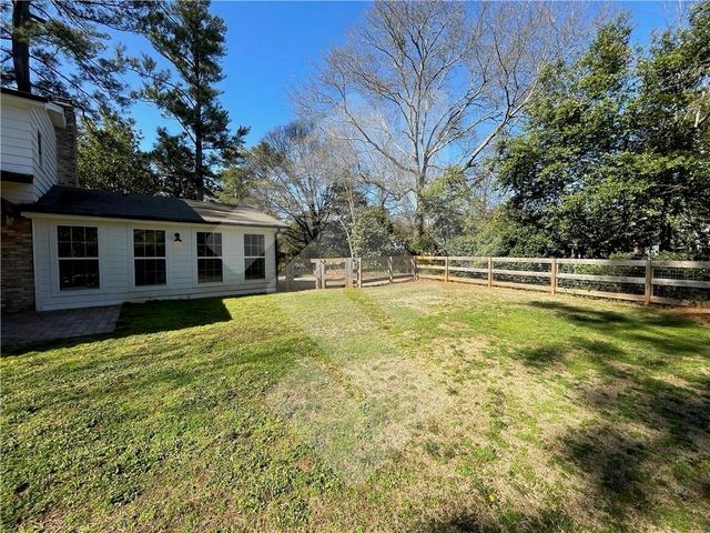 9935 La View Circle, Roswell, GA 30075