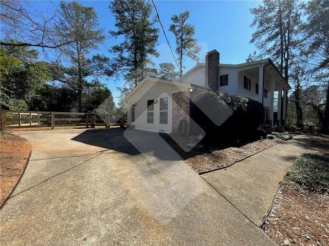 9935 La View Circle, Roswell, GA 30075