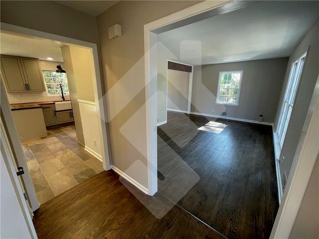 9935 La View Circle, Roswell, GA 30075