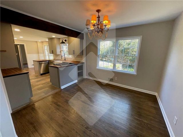 9935 La View Circle, Roswell, GA 30075