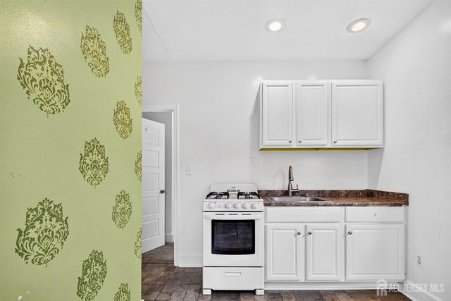 317 Ware Court, Bound Brook, NJ 08805