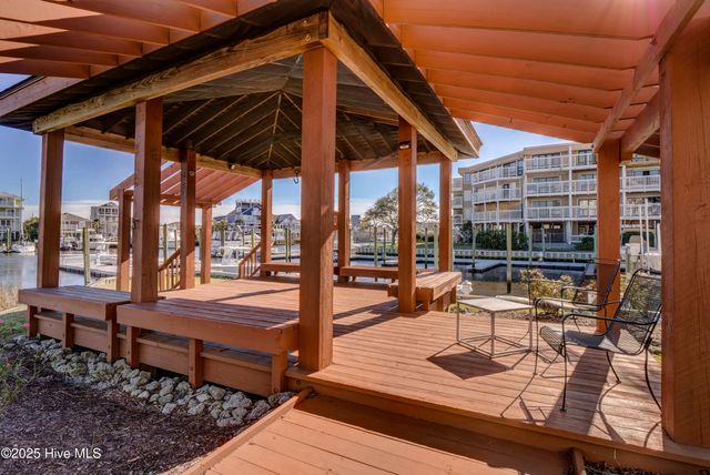630 Saint Joseph Street Unit 200, Carolina Beach, NC 28428