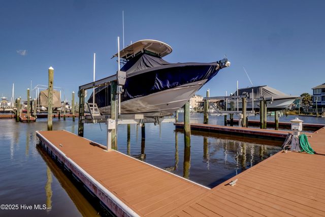 630 Saint Joseph Street Unit 200, Carolina Beach, NC 28428