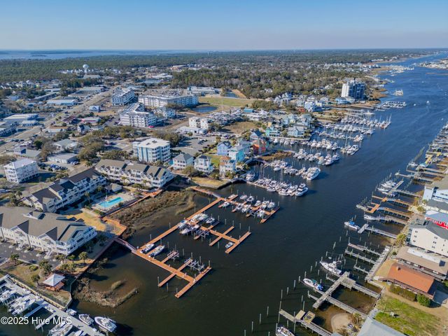 630 Saint Joseph Street Unit 200, Carolina Beach, NC 28428