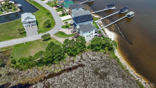 1702 Stanford Rd, Gulf Breeze, FL 32563