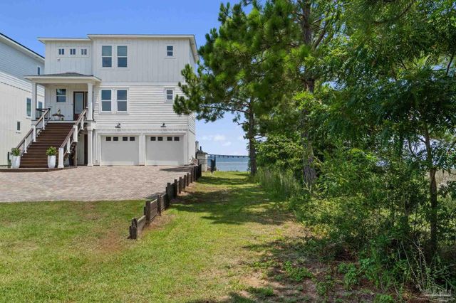 1702 Stanford Rd, Gulf Breeze, FL 32563