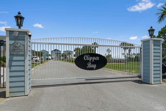 1702 Stanford Rd, Gulf Breeze, FL 32563