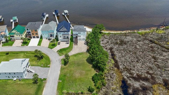 1702 Stanford Rd, Gulf Breeze, FL 32563