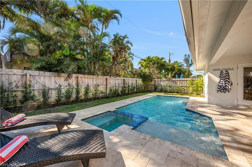 616 106th AVE N, Naples, FL 34108