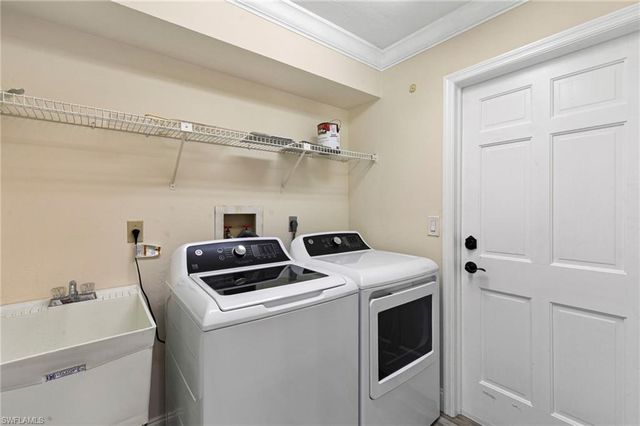 2010 Imperial Golf Course BLVD, Naples, FL 34110