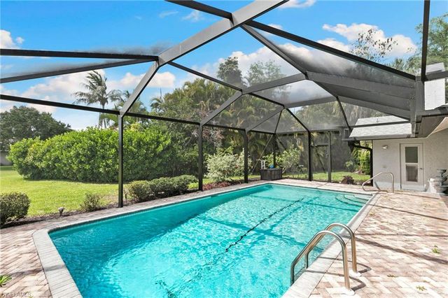 2010 Imperial Golf Course BLVD, Naples, FL 34110