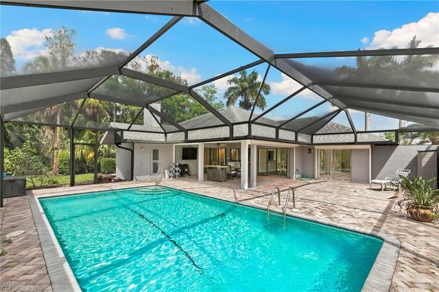 2010 Imperial Golf Course BLVD, Naples, FL 34110