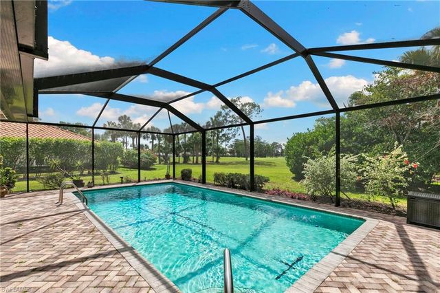2010 Imperial Golf Course BLVD, Naples, FL 34110