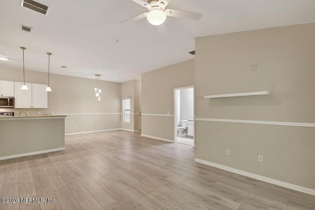 9400 UNDERWING Way 8, Jacksonville, FL 32257