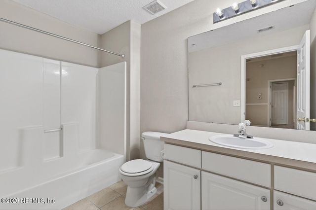 9400 UNDERWING Way 8, Jacksonville, FL 32257