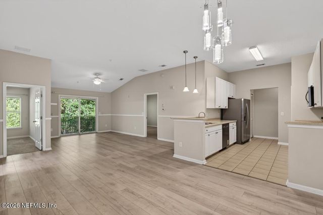 9400 UNDERWING Way 8, Jacksonville, FL 32257