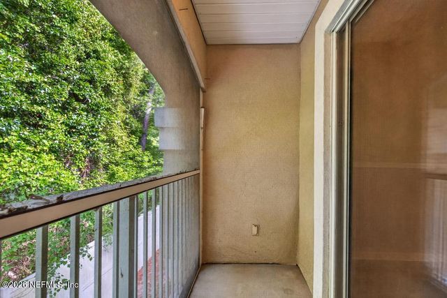 9400 UNDERWING Way 8, Jacksonville, FL 32257