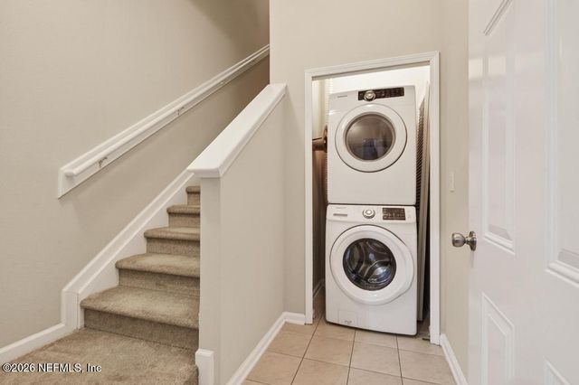 9400 UNDERWING Way 8, Jacksonville, FL 32257